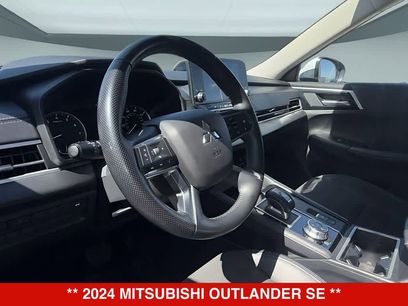 Used 2024 Mitsubishi Outlander SE