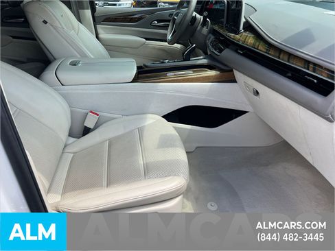 Used 2022 Cadillac Escalade Sport Platinum w/ LPO, ONYX Package image 17