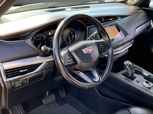 Used 2019 Cadillac XT4 Premium Luxury image 17