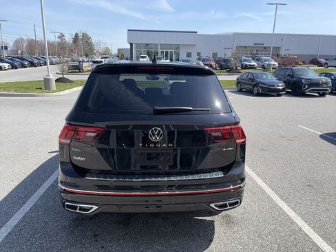 Used 2024 Volkswagen Tiguan SEL R-Line image 34