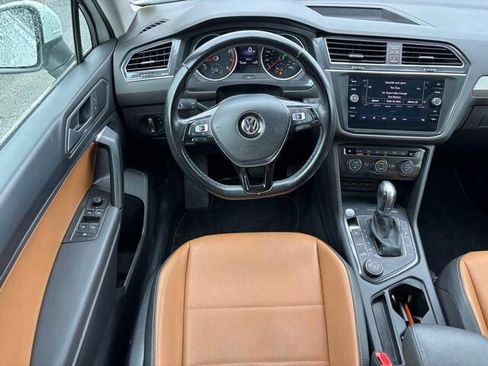 Used 2019 Volkswagen Tiguan SE image 18