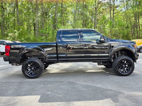 Used 2022 Ford F250 Lariat w/ Black Appearance Package image 8