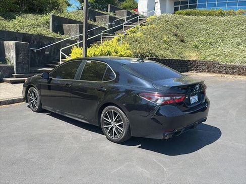 Certified 2023 Toyota Camry SE FWD image 3