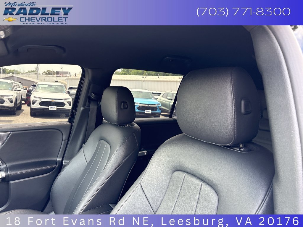 Used 2022 Mercedes-Benz GLB 250 4MATIC image 2