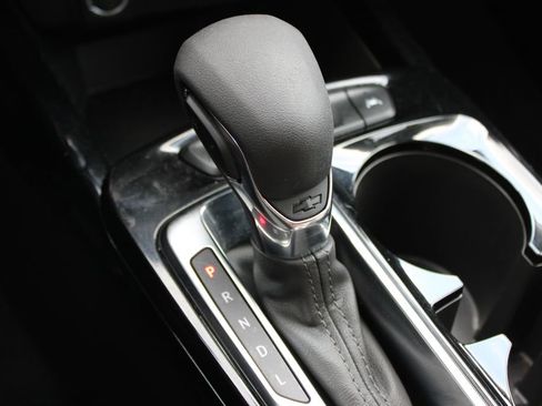 Used 2025 Chevrolet Trax LT image 40