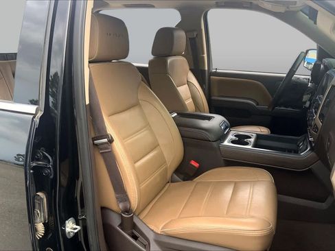 Used 2017 GMC Sierra 1500 Denali w/ Denali Ultimate Package AWD/4WD image 9