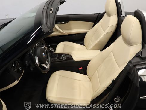 Used 2011 BMW Z4 sDrive30i image 34