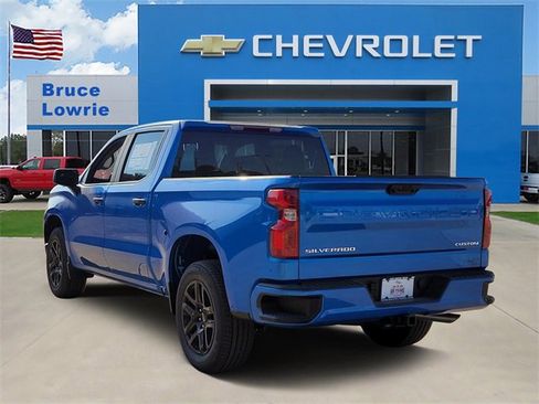 New 2026 Chevrolet Silverado 1500 Custom image 3