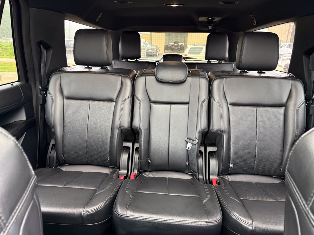 Used 2020 Ford Expedition Max XLT w/ Equipment Group 202A AWD/4WD image 33