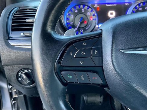 Used 2015 Chrysler 300 S image 22