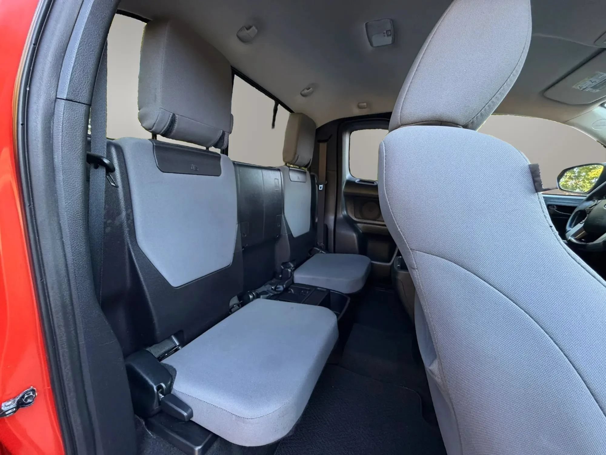 Used 2016 Toyota Tacoma SR5 RWD image 13