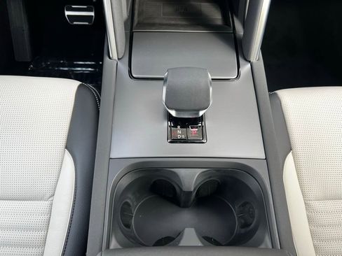 New 2025 Land Rover Discovery Sport Dynamic SE image 22