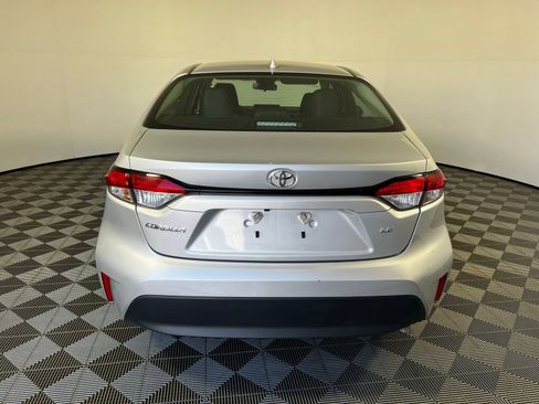 Used 2024 Toyota Corolla LE image 6