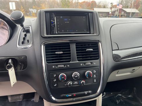 Used 2014 Dodge Grand Caravan SE w/ Quick Order Package 29E SE image 21