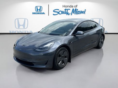 Used 2023 Tesla Model 3 Standard Range RWD image 3