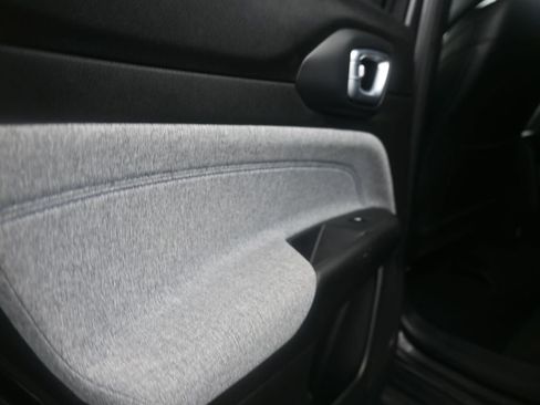 Used 2024 Jeep Compass Latitude image 18