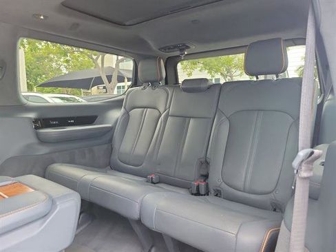 Used 2023 Jeep Grand Wagoneer Series II image 15