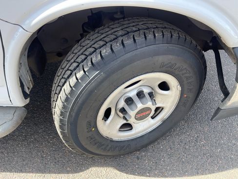 Used 2020 GMC Savana 2500 w/ Driver Convenience Package image 32