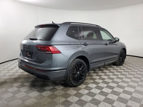 Used 2022 Volkswagen Tiguan SE R-Line image 10