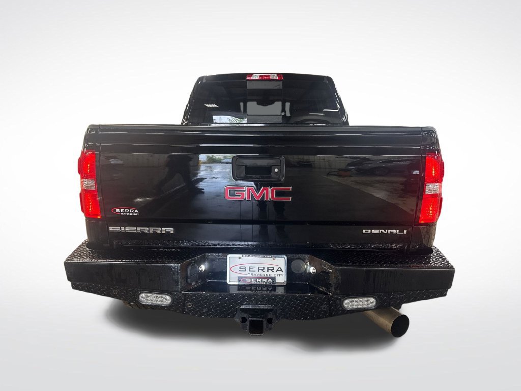 Used 2018 GMC Sierra 2500 Denali w/ Duramax Plus Package AWD/4WD image 4