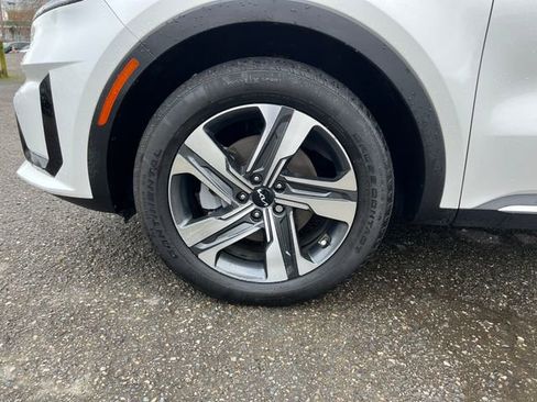 Used 2023 Kia Sorento EX image 33