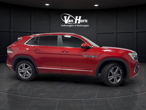 Used 2024 Volkswagen Atlas Cross Sport SEL R-Line AWD/4WD image 8