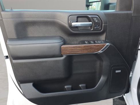 Used 2023 Chevrolet Silverado 2500 High Country w/ Z71 Off-Road Package image 17