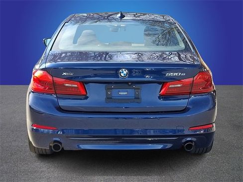 Used 2020 BMW 530e xDrive w/ Premium Package image 5