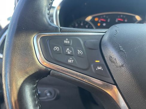 Used 2021 Chevrolet Equinox LT image 19