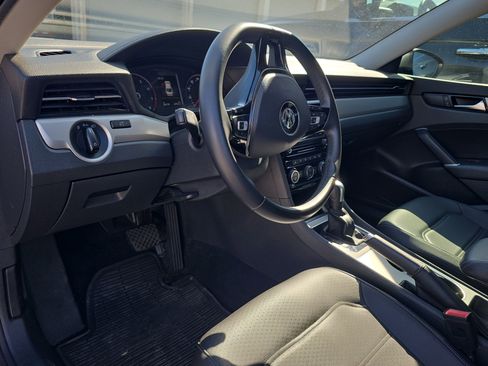 Used 2021 Volkswagen Passat 2.0T SE image 16