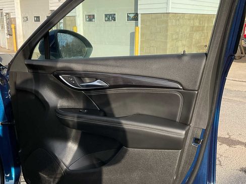 Used 2023 Buick Envision Essence image 42