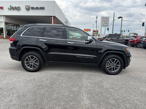 Certified 2020 Jeep Grand Cherokee Limited w/ Luxury Group II AWD/4WD image 4