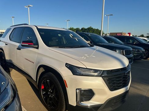 Used 2023 Chevrolet Traverse Premier w/ Redline Edition AWD/4WD image 4
