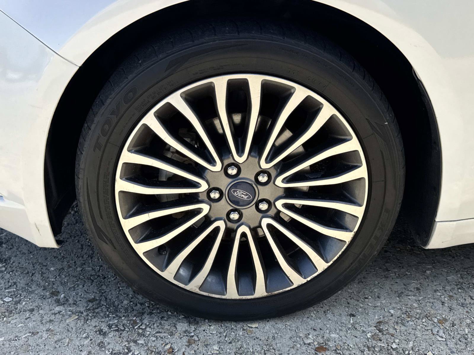 Used 2017 Ford Fusion Titanium FWD image 4