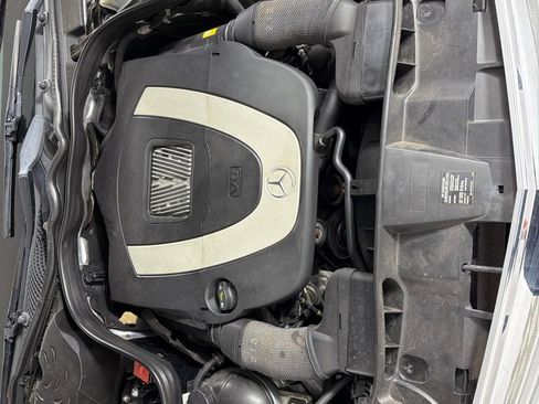 Used 2011 Mercedes-Benz E 350 4MATIC Sedan image 27