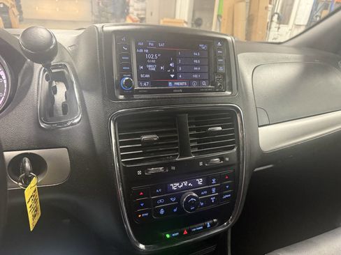 Used 2018 Dodge Grand Caravan GT image 20