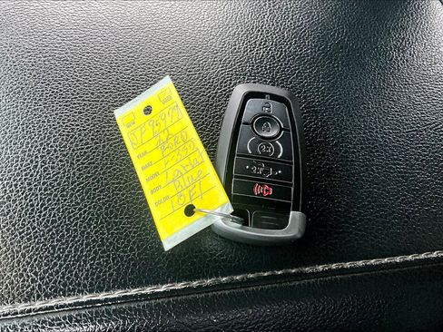 Used 2022 Ford F350 Lariat w/ Lariat Ultimate Package image 10