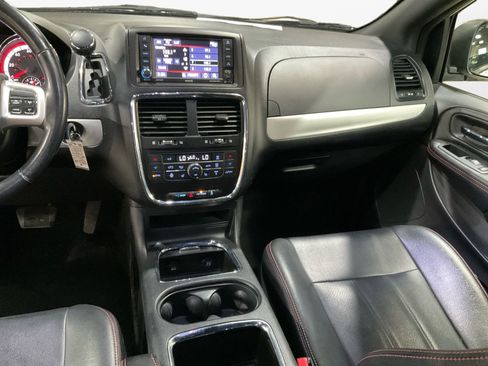 Used 2019 Dodge Grand Caravan GT image 11