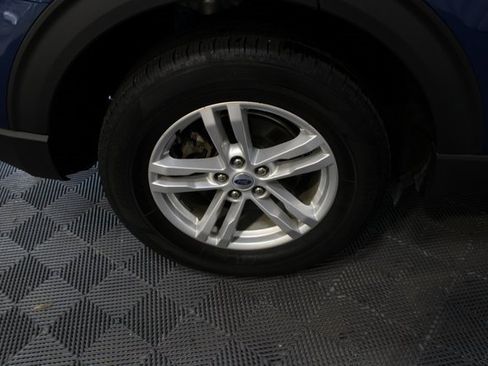 Used 2023 Ford Explorer XLT image 26