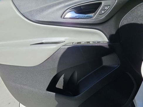 Used 2023 Chevrolet Equinox LS w/ LS Convenience Package FWD image 21