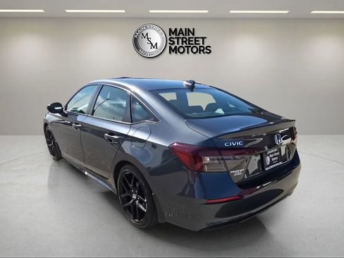 Used 2025 Honda Civic Sport image 3