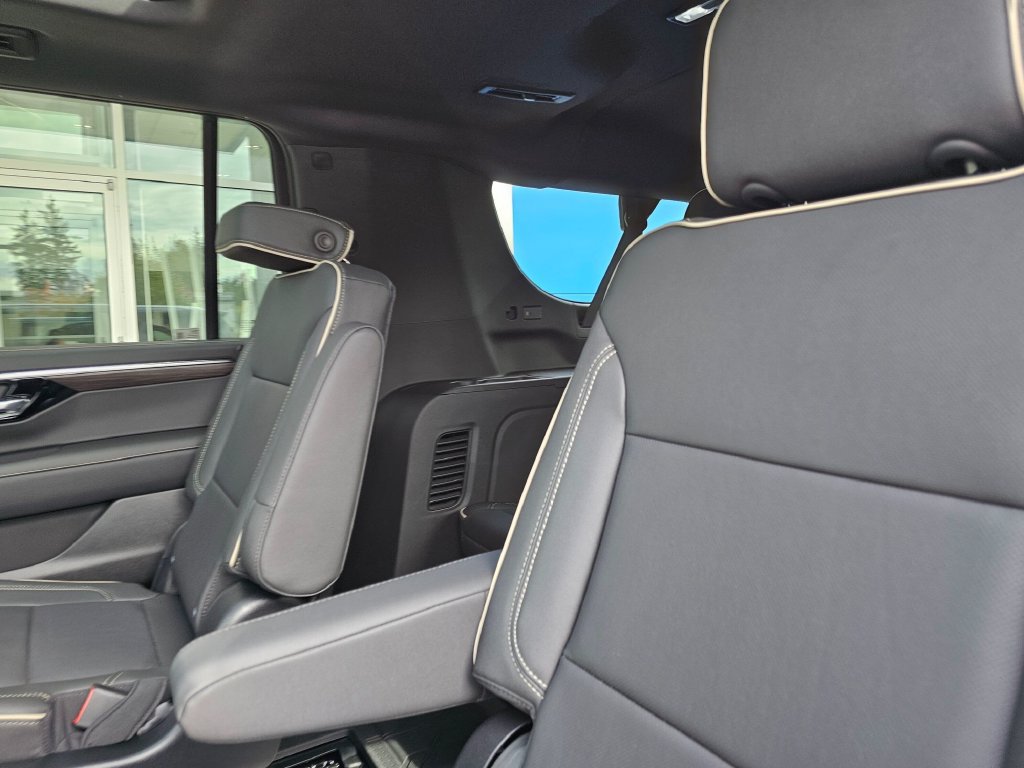 New 2026 Chevrolet Suburban Premier AWD/4WD image 19