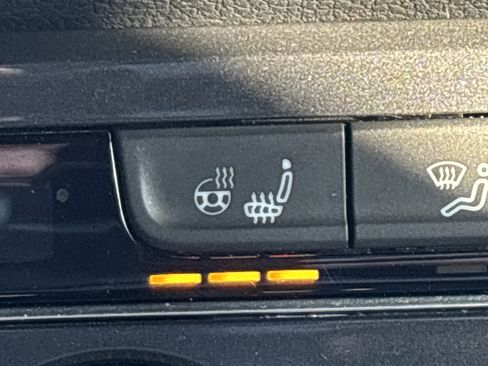 Used 2021 Volkswagen Tiguan SEL Premium R-Line image 29