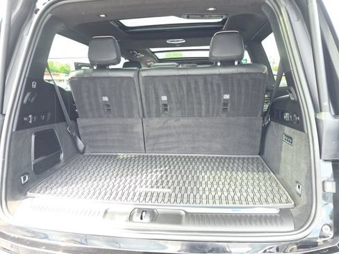 Used 2025 Jeep Grand Wagoneer Series III w/ Rear Seat Video Group 1 AWD/4WD image 35