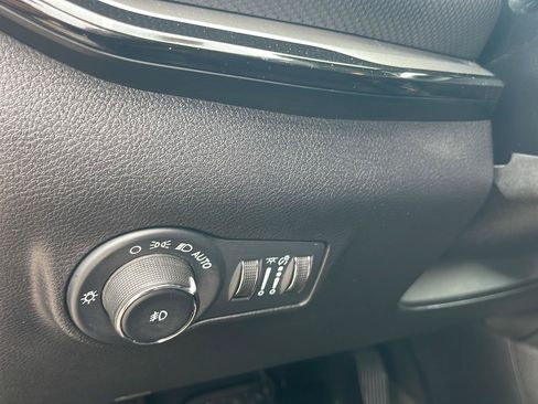 Used 2022 Jeep Compass Trailhawk w/ Trailhawk Convenience Group AWD/4WD image 19