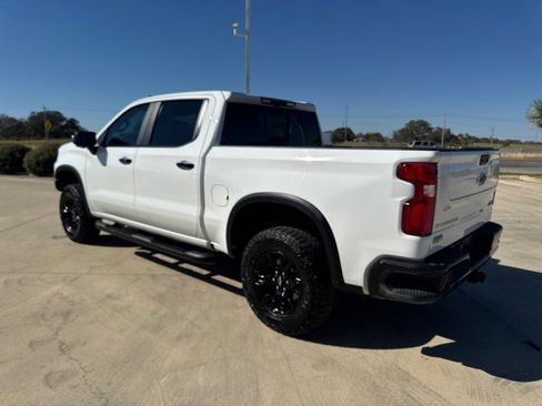 Used 2024 Chevrolet Silverado 1500 ZR2 w/ Technology Package image 15