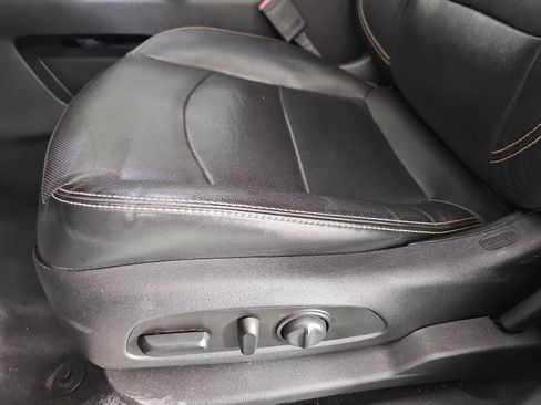 Used 2019 GMC Terrain SLT w/ Preferred Package FWD image 28