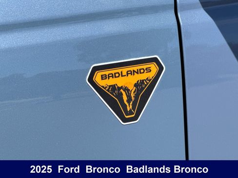 Used 2025 Ford Bronco Badlands AWD/4WD image 42