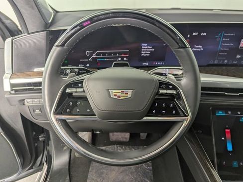 Used 2025 Cadillac Escalade Premium Luxury Platinum image 12