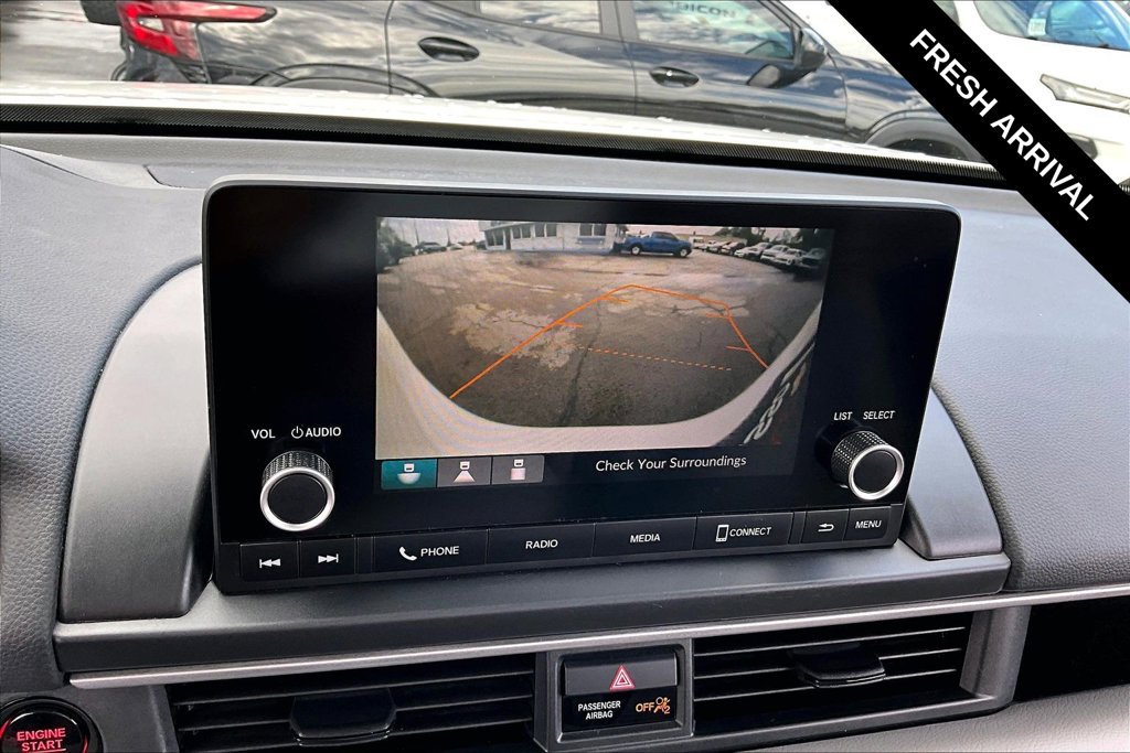 Used 2023 Honda Pilot LX image 9